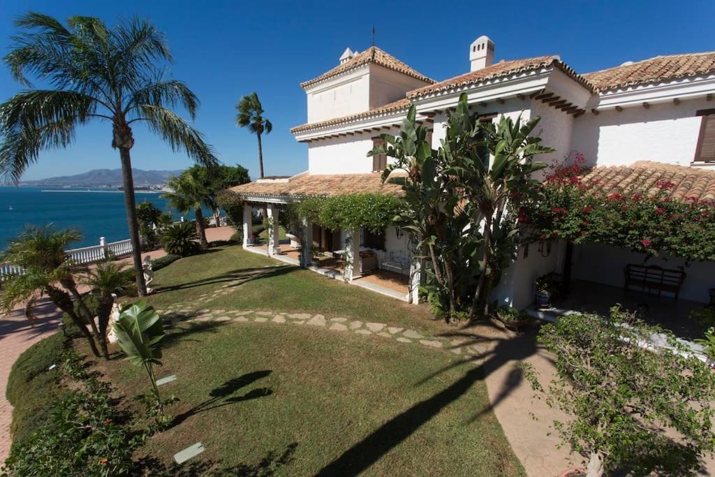 Andalusian Villa On The Sea And The Bay Of Malaga Exterior photo